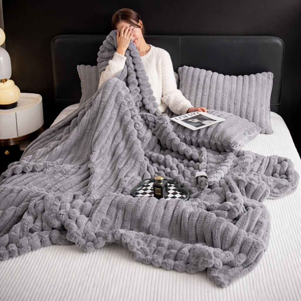 CloudSoft™ Cozy Bubble Plush Blanket – Ultra-Soft Warm Comfort for Home & Relaxation